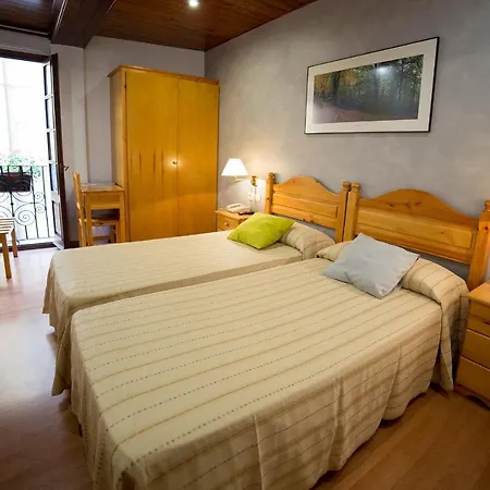 Ca L'amagat Hotel *