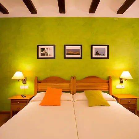 Ca L'amagat Hotel